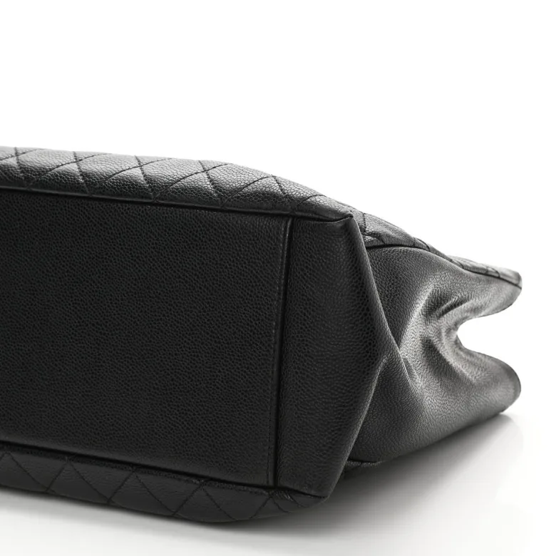 Chanel classic leather handbag black