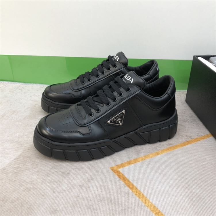 PRADA LEATHER SNEAKERS – PRS018