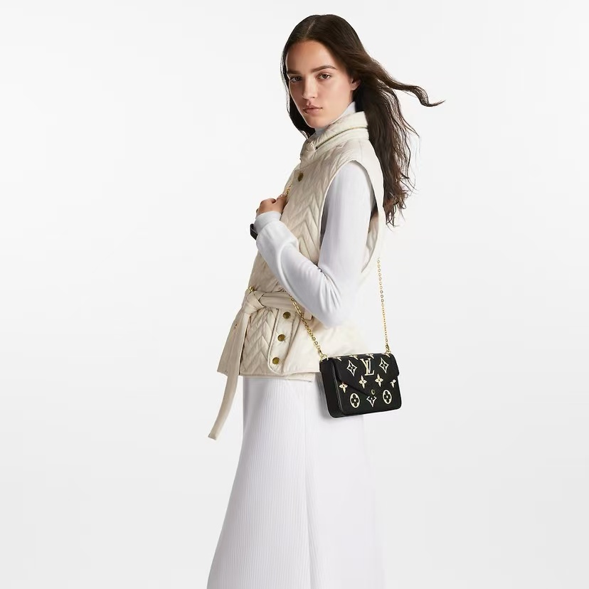 LOUIS VUITTON POCHETTE FÉLICIE IN EMPREINTE LEATHER