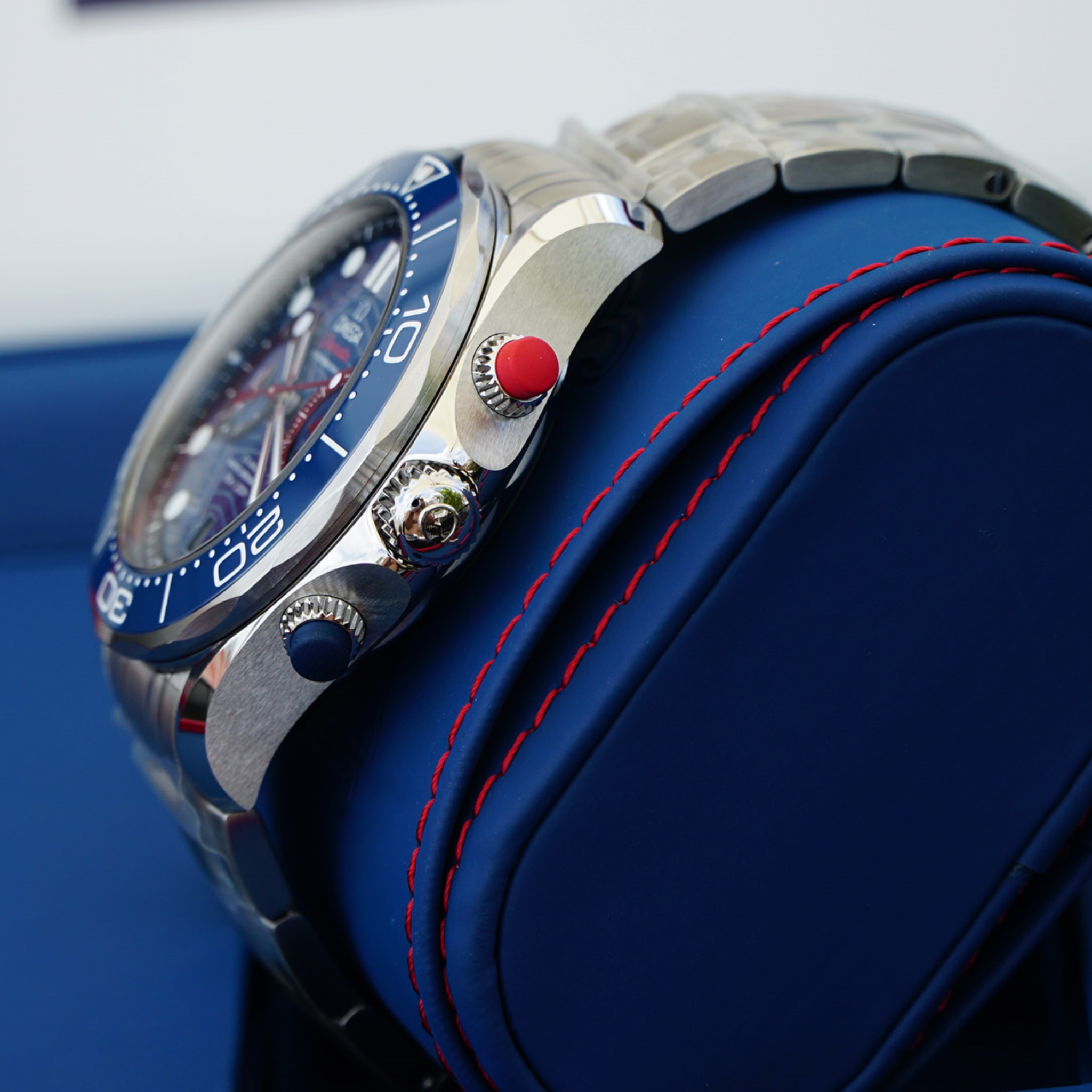 Omega Seamaster Diver 300m America's Cup 44mm 210.30.44.51.03.002