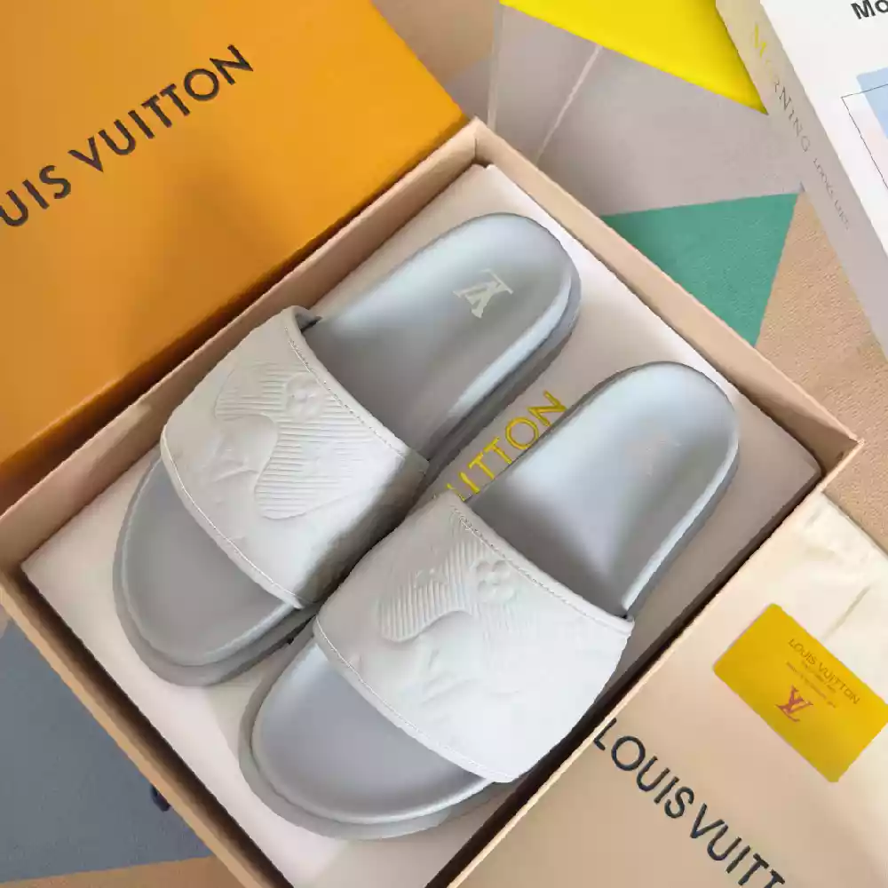 LOUIS VUITTON WHITE SLIPPERS SLIDES – LVSD061