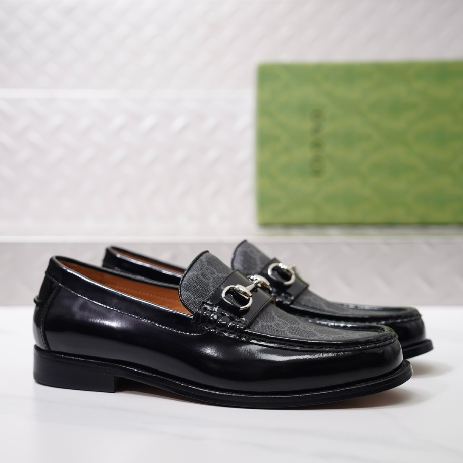 GUCCI LEATHER BLACK GC LOGO LOAFER – GL054