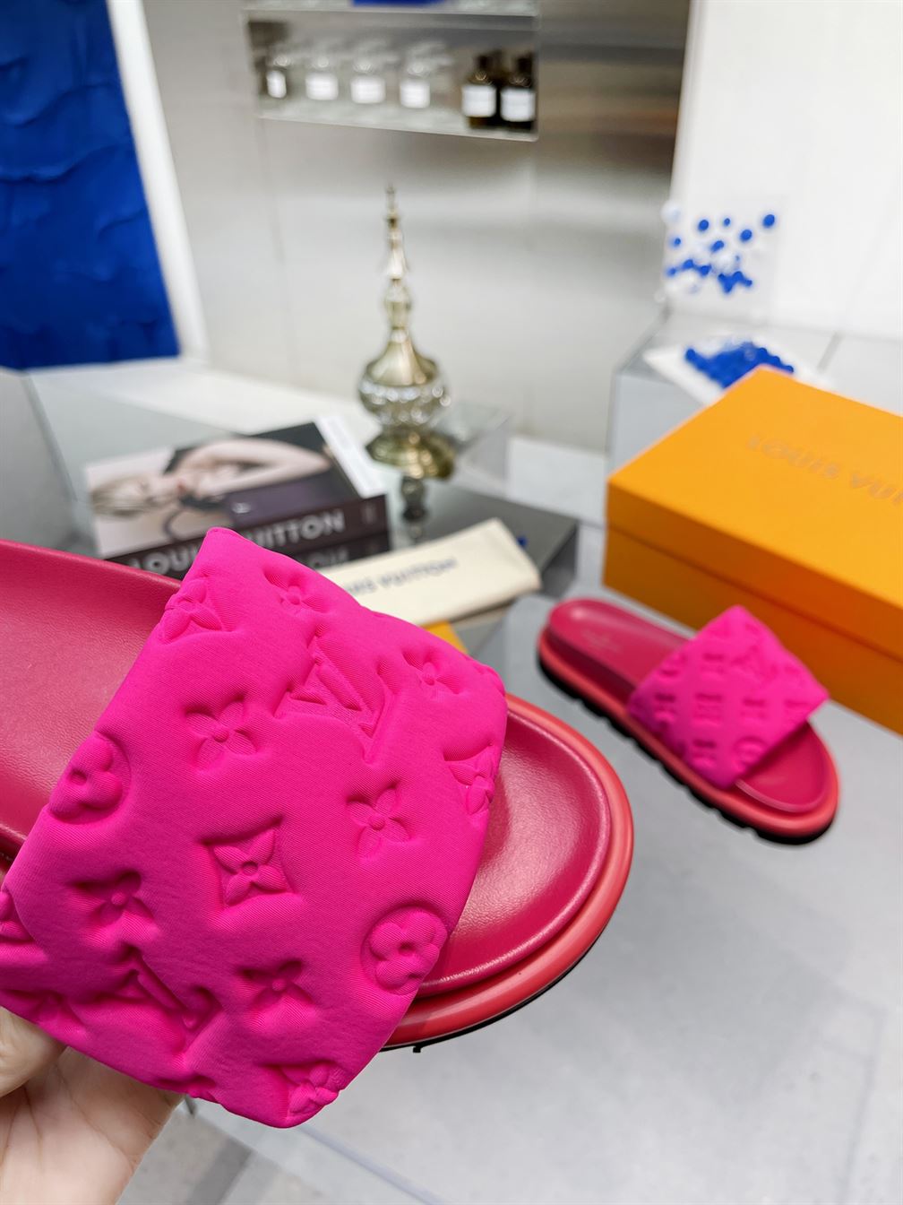 LOUIS VUITTON POOL PILLOW FLAT COMFORT MULE – LVSD051