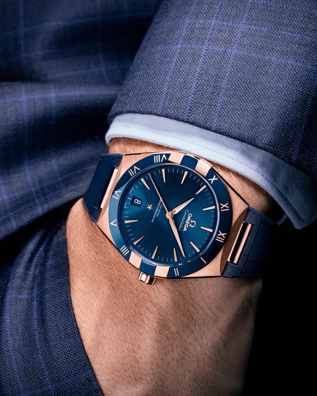 CONSTELLATION SEDNA™ GOLD ON LEATHER STRAP 41 MM