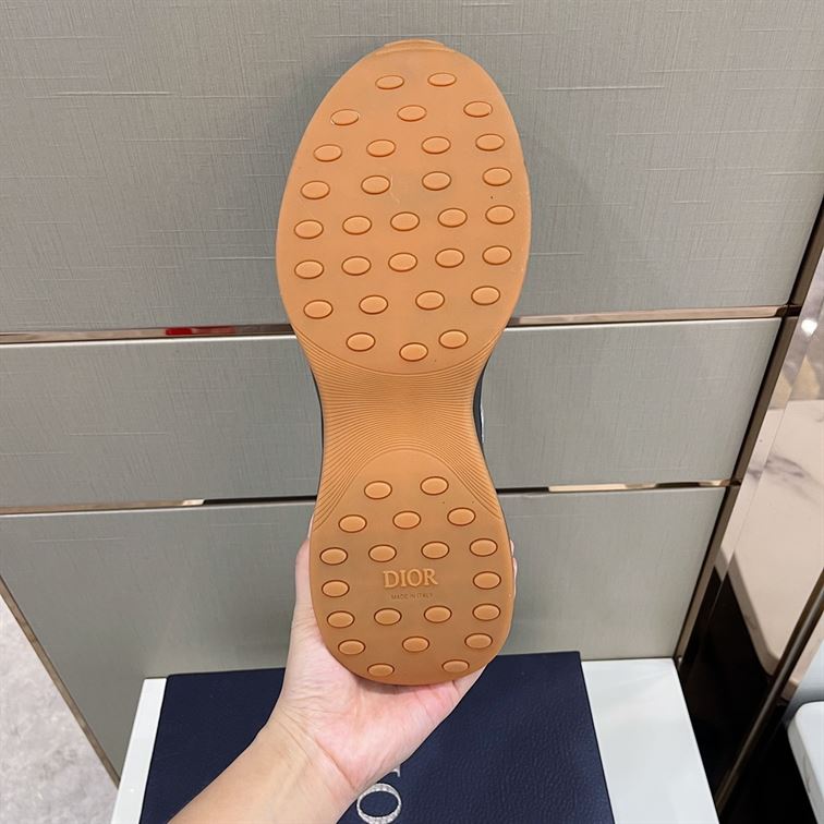 DIOR B25 RUNNER SNEAKER – DO066