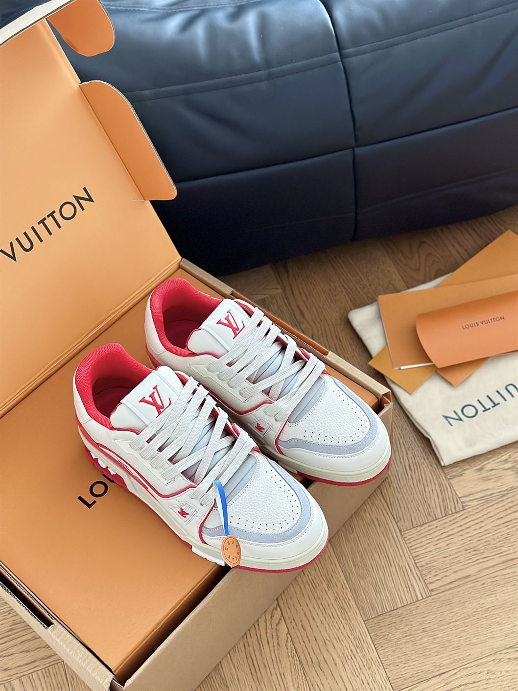LOUIS VUITTON LV TRAINER SNEAKER – LVS194