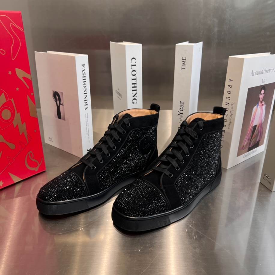 Christian Louboutin Low Top Black Sneaker – CLS053