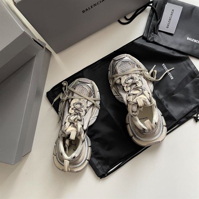 BALENCIAGA 3XL SNEAKER IN BEIGE – BLA086