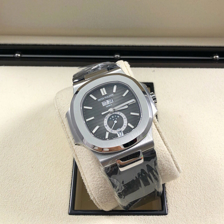5726A-001- Patek Philippe NAUTILUS