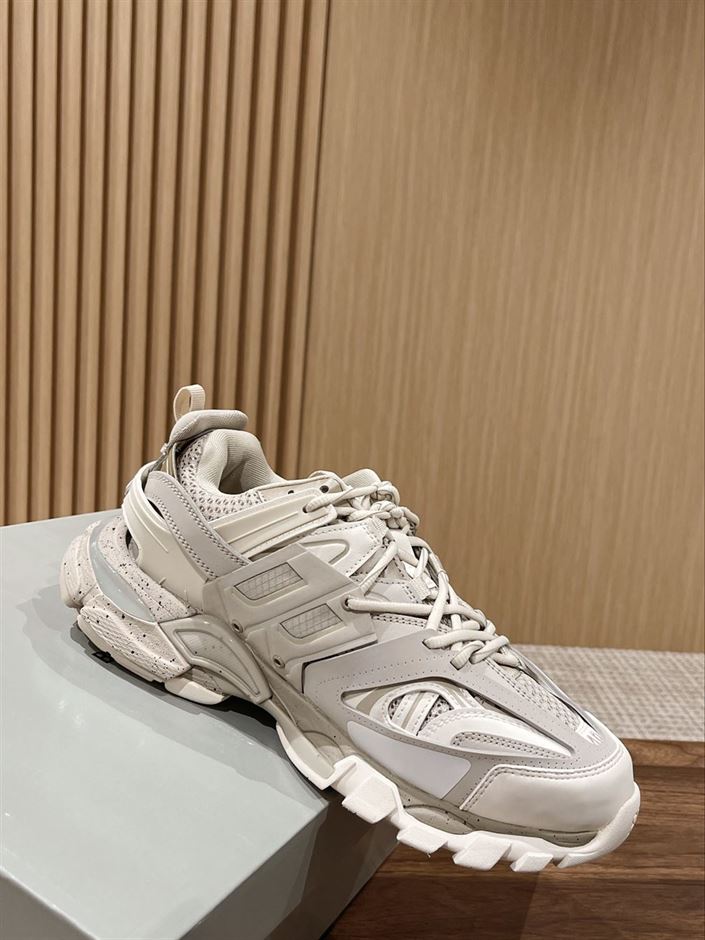 BALENCIAGA TRACK TRAINERS BEIGE – BLA067