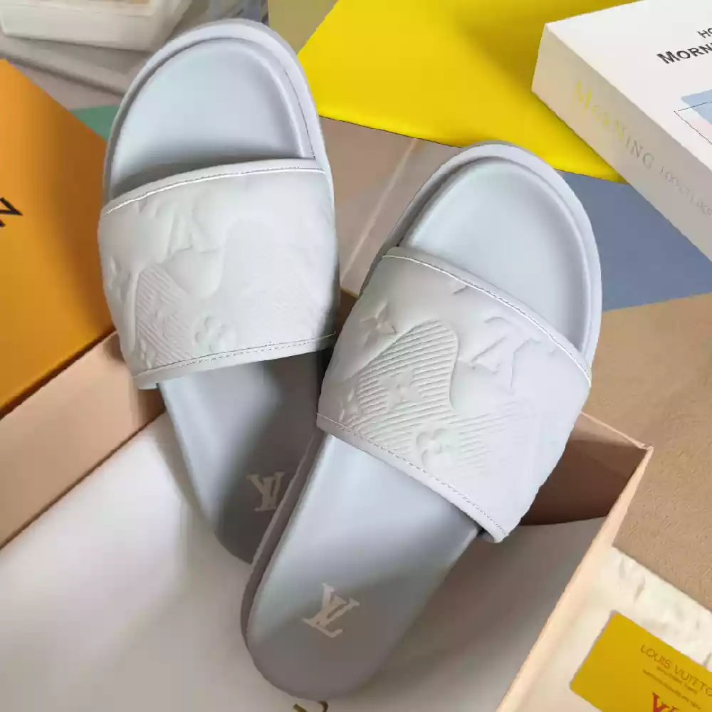 LOUIS VUITTON WHITE SLIPPERS SLIDES – LVSD061