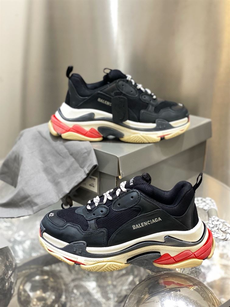 BALENCIAGA TRIPLE S SNEAKERS – BLA009