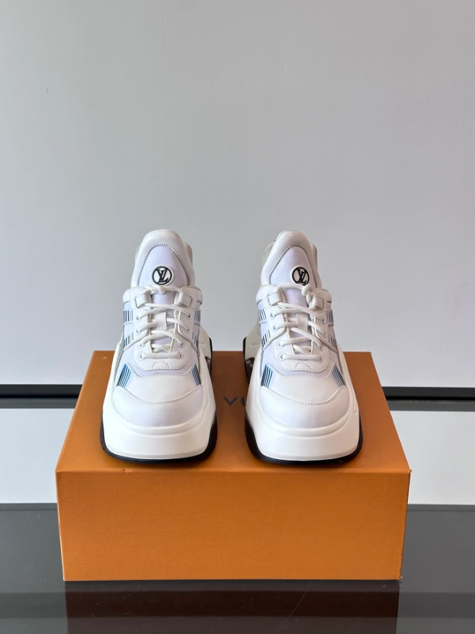 Louis Vuitton Archlight Sneaker – LVS215