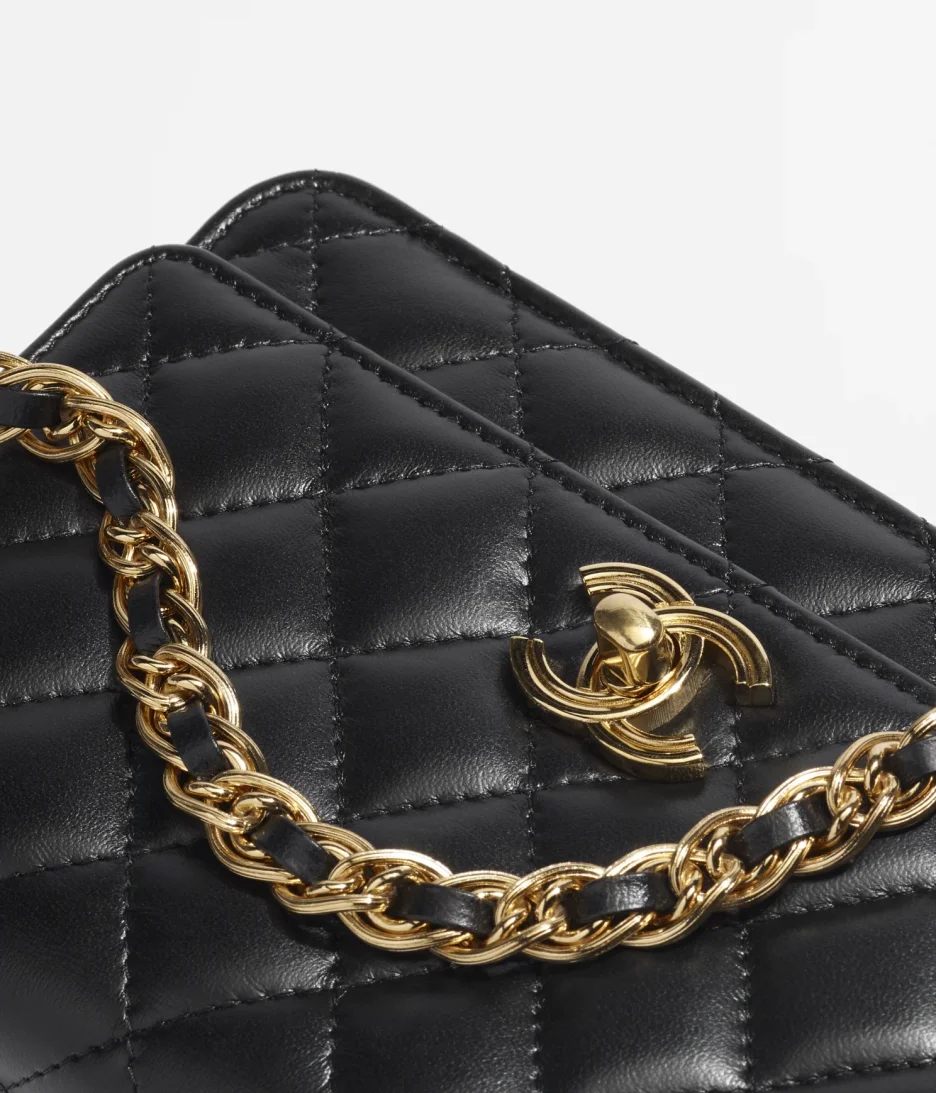 WALLET ON CHAIN Lambskin & Gold Metal Black