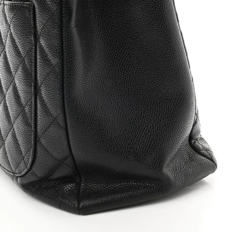 Chanel classic leather handbag black