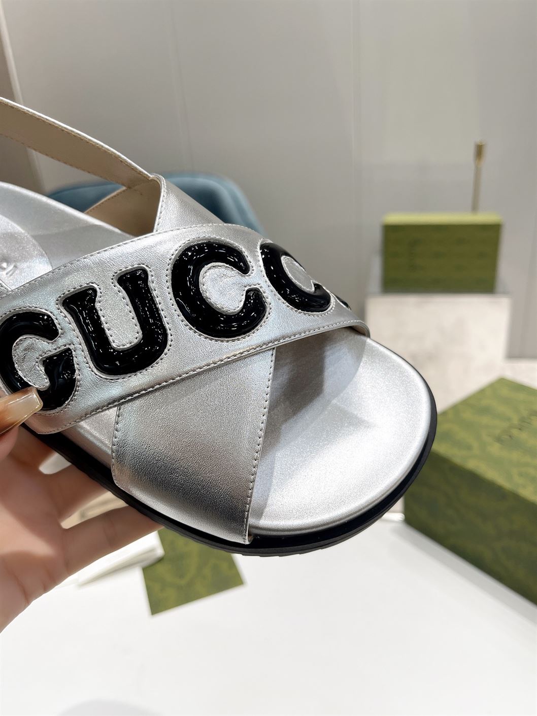 GUCCI MEN’S GUCCI SANDAL BLACK LEATHER – GSL011