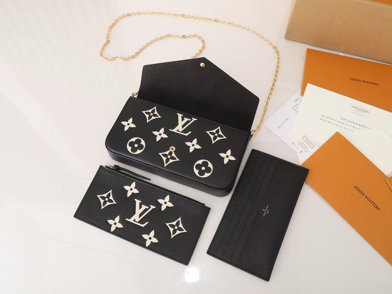 LOUIS VUITTON POCHETTE FÉLICIE IN EMPREINTE LEATHER