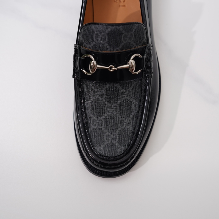 GUCCI LEATHER BLACK GC LOGO LOAFER – GL054