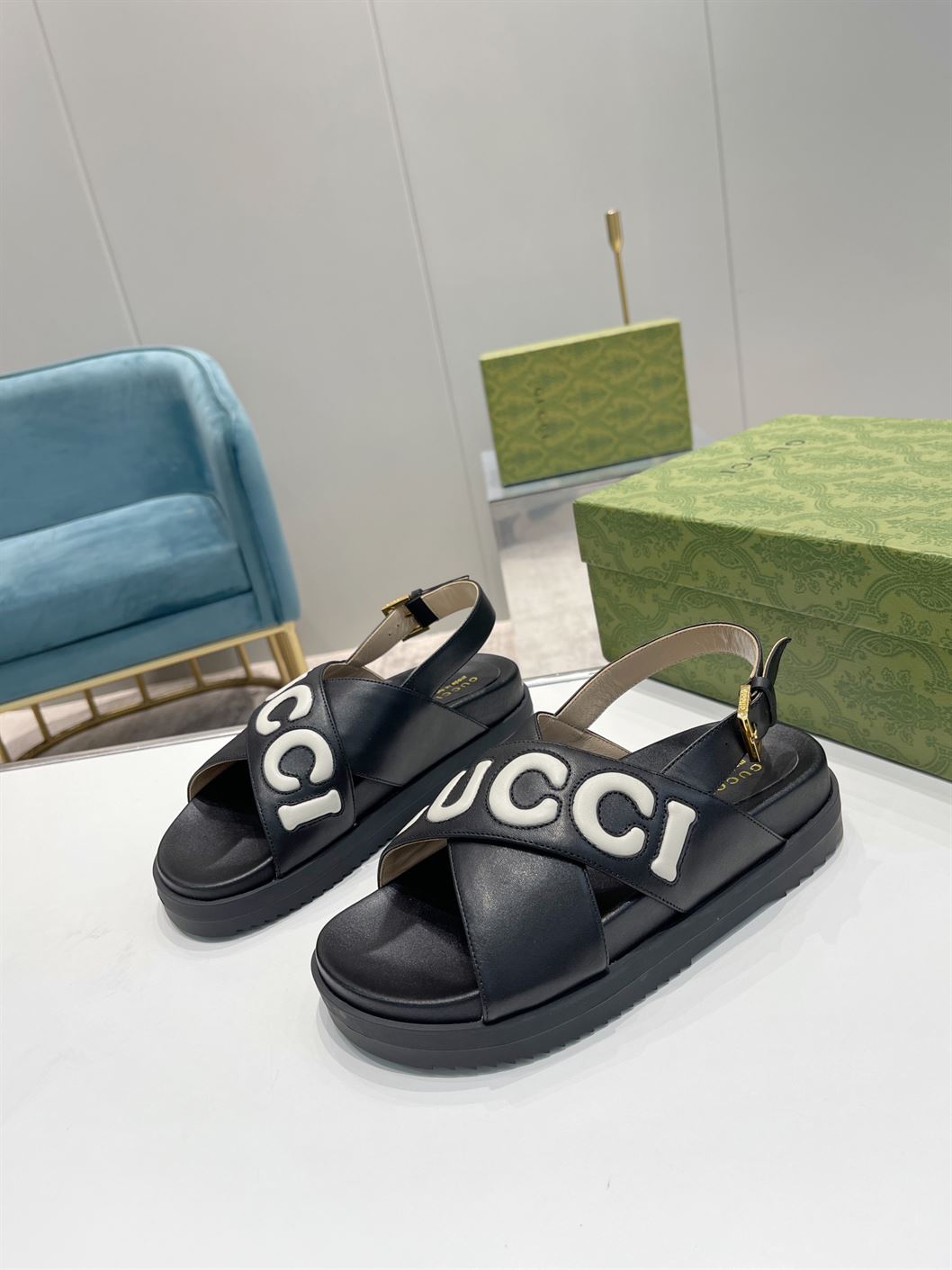 GUCCI MEN’S GUCCI SANDAL BLACK LEATHER – GSL009