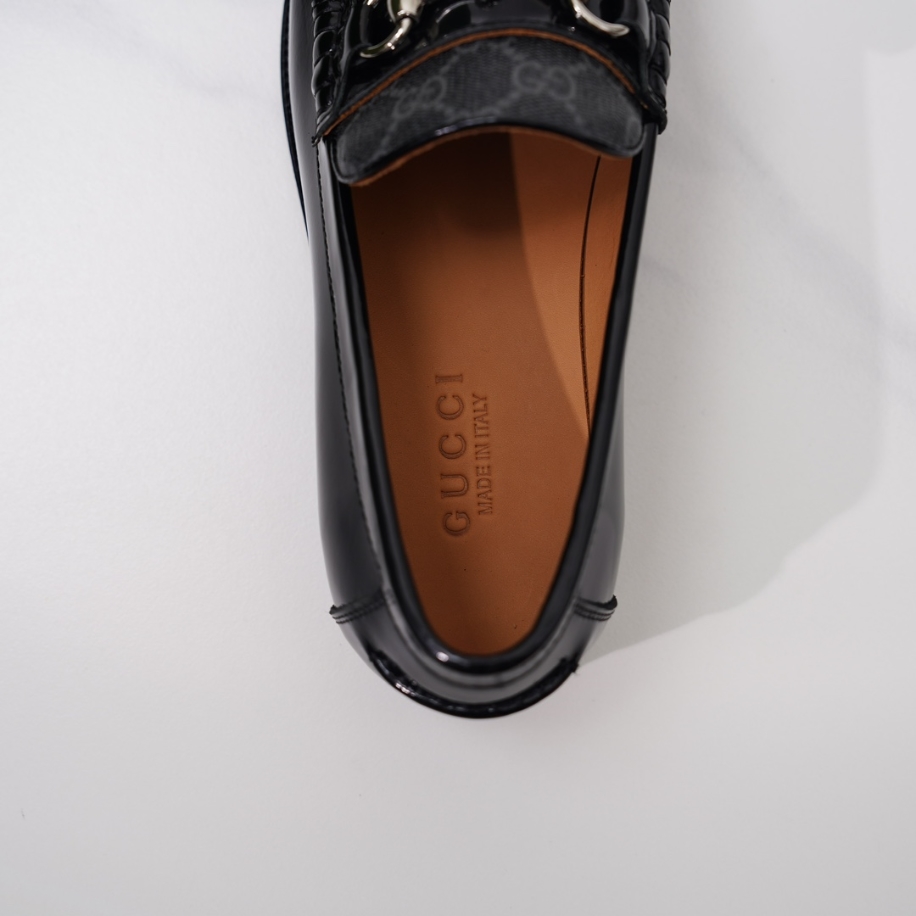 GUCCI LEATHER BLACK GC LOGO LOAFER – GL054