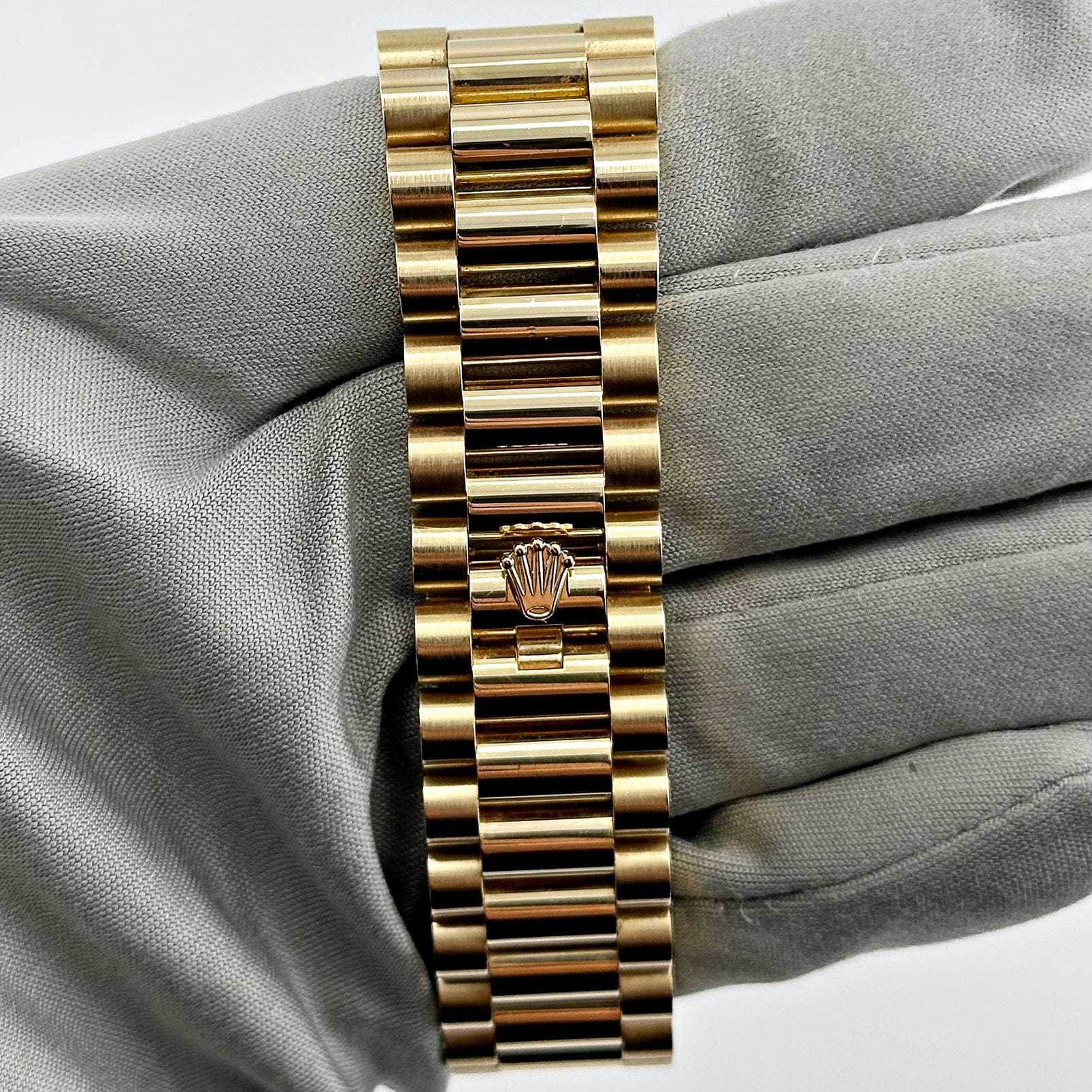 Rolex 2024 Day-Date 128238-0130 Green Dial Yellow Gold Bracelet