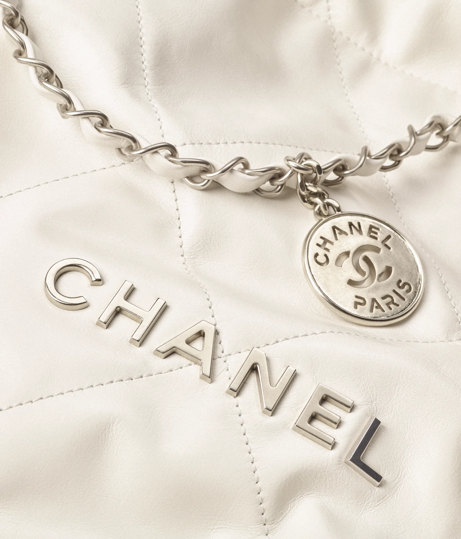 CHANEL 22 SMALL HANDBAG