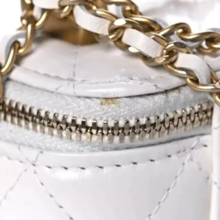 CHANEL Calfskin Quilted Mini Perfect Fit Vanity Case With Chain White  1