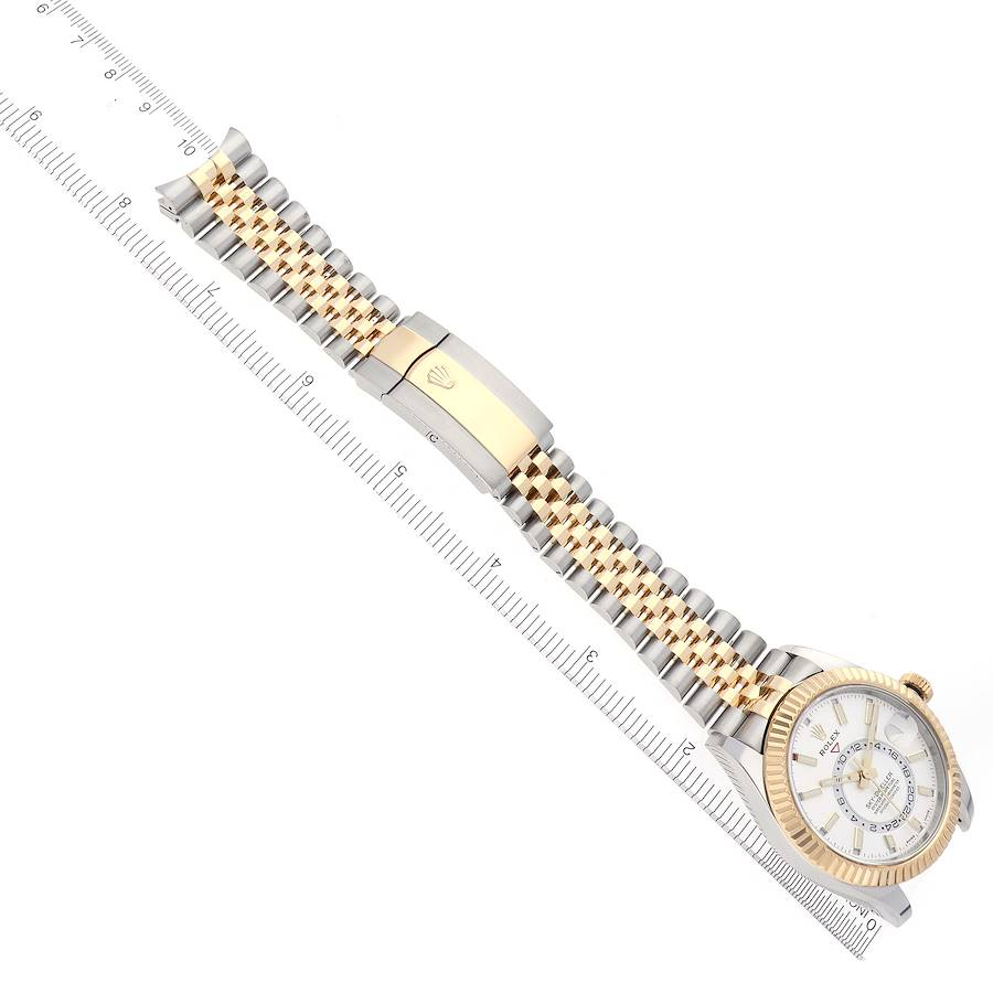 Rolex Sky-Dweller Oyster, 42 mm, Oystersteel and yellow gold Reference 336933-0006