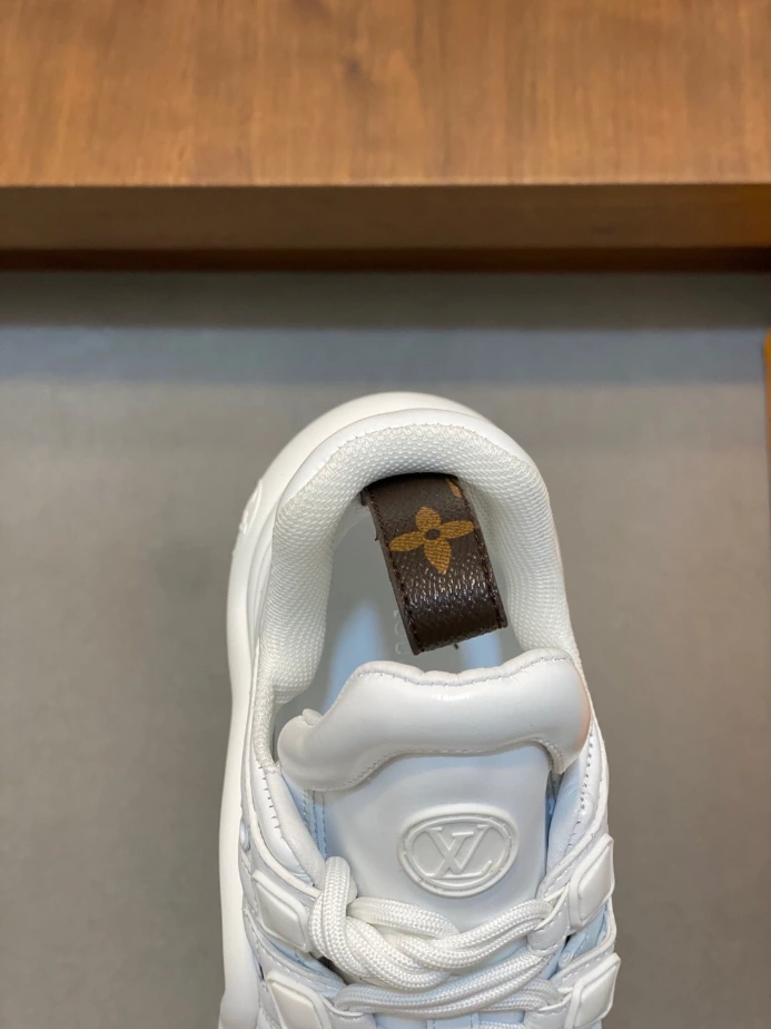 Louis Vuitton Archlight Sneaker – LVS213