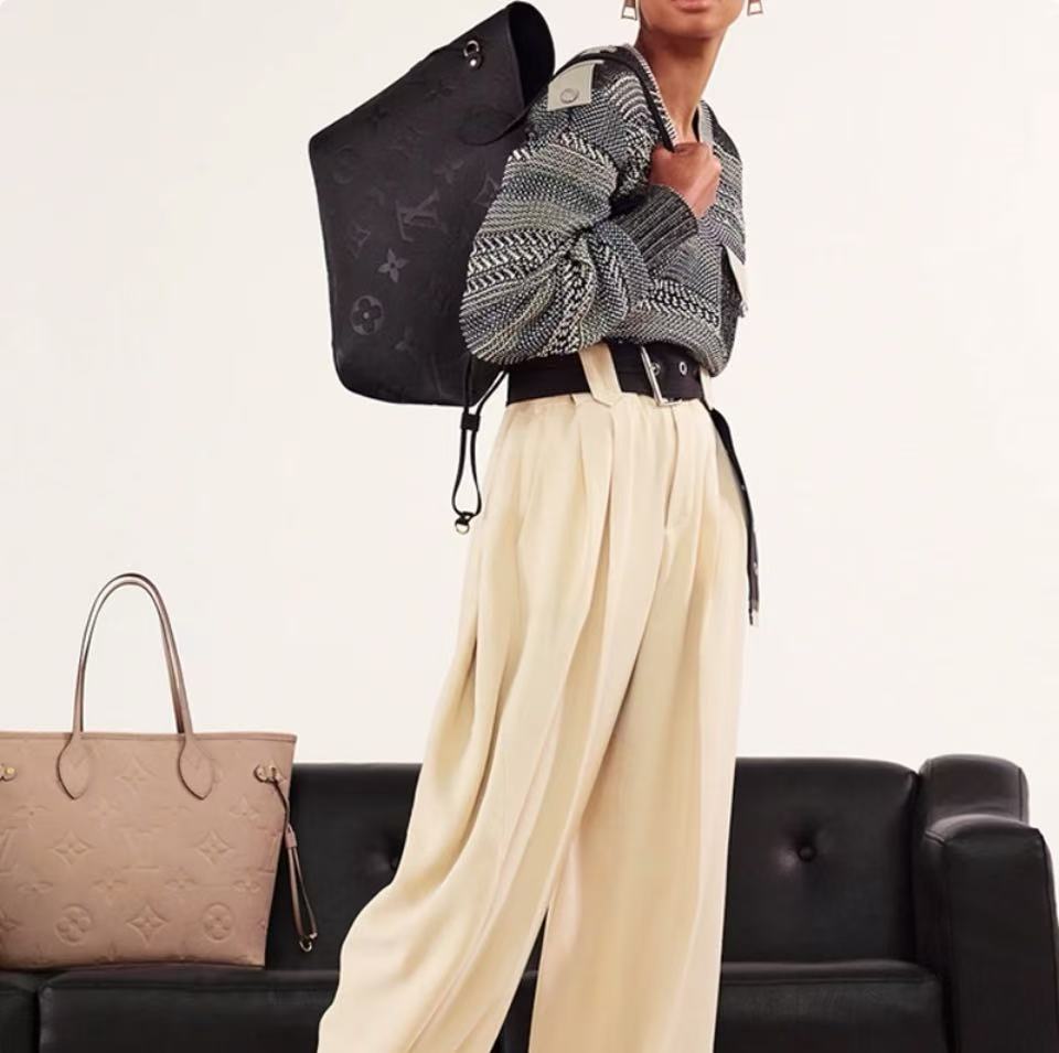 LOUIS VUITTON Neverfull MM Empreinte - Black