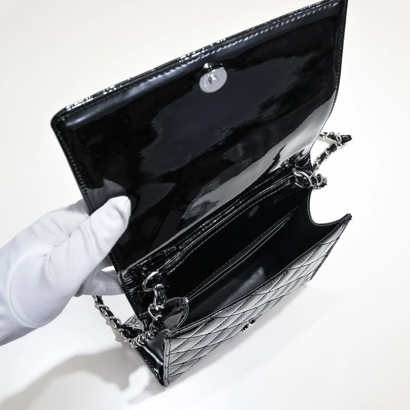 Chanel small fragrant wind Ringer chain small square bag first layer oil wax 3081 size: 20*21cm - LITELUX