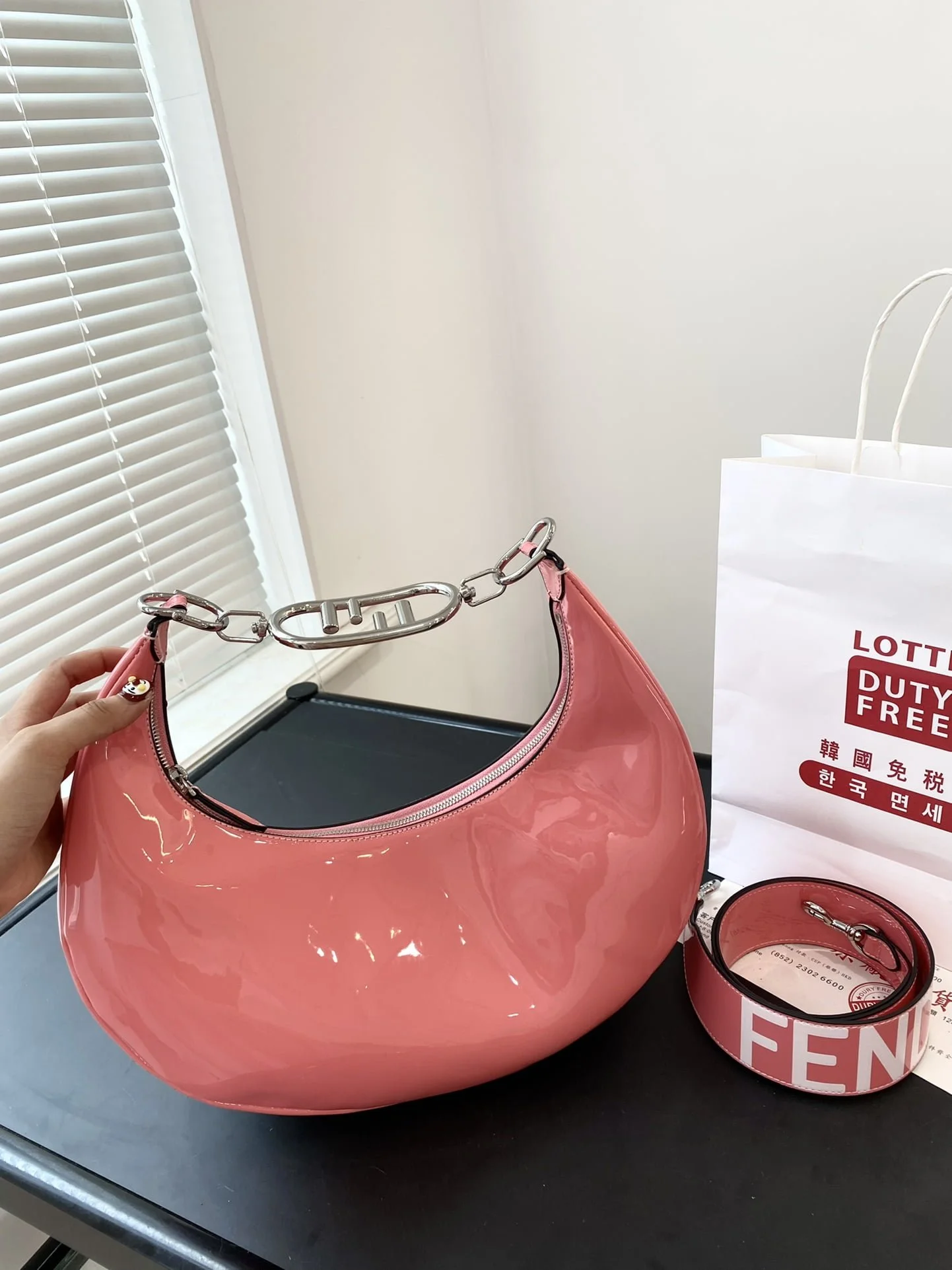 FENDI Patent leather half moon bag Pink Size: 34*16cm - LITELUX