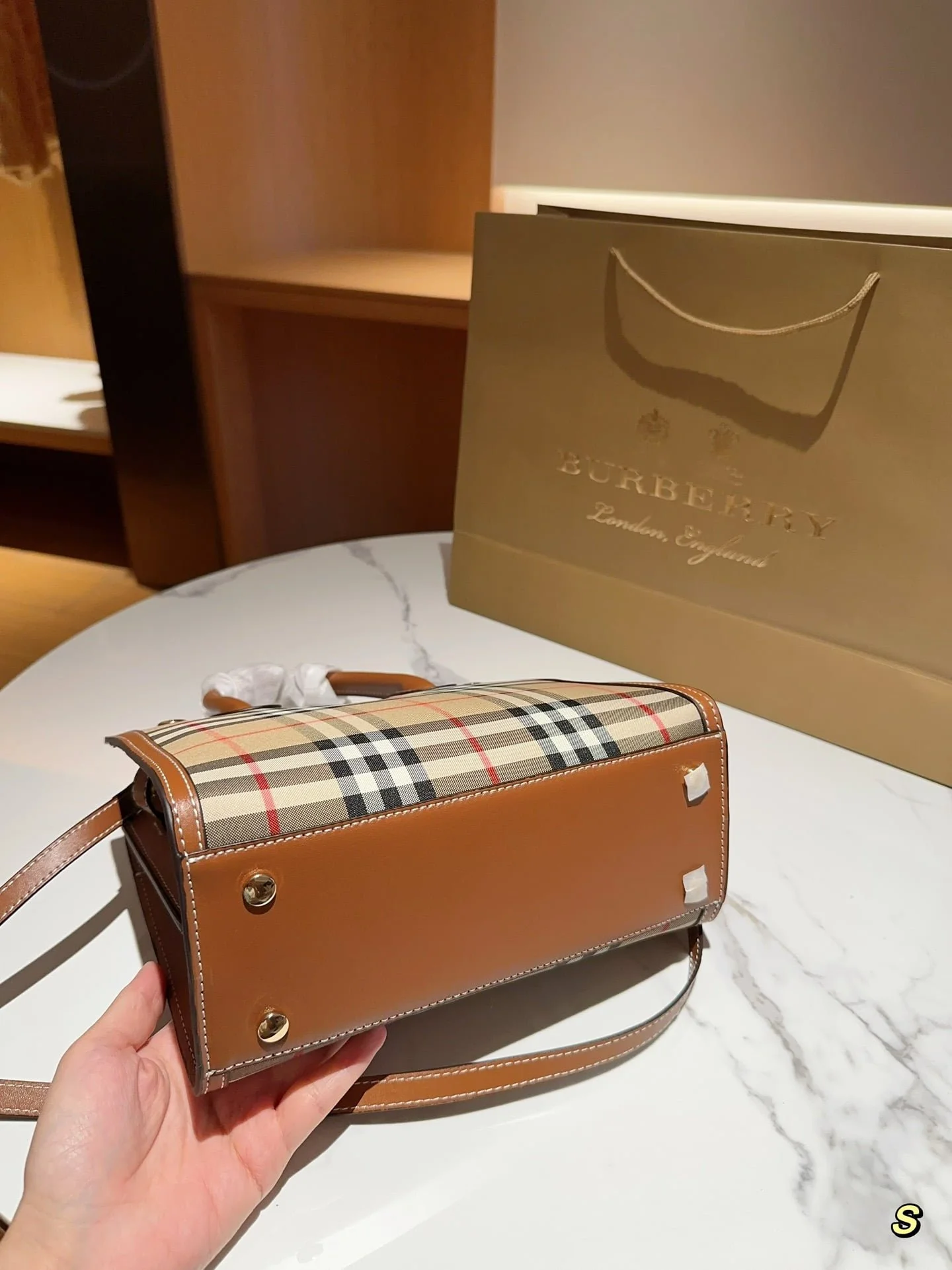 Burberry title Hand-held crossbody tote bag size: 26cm - LITELUX