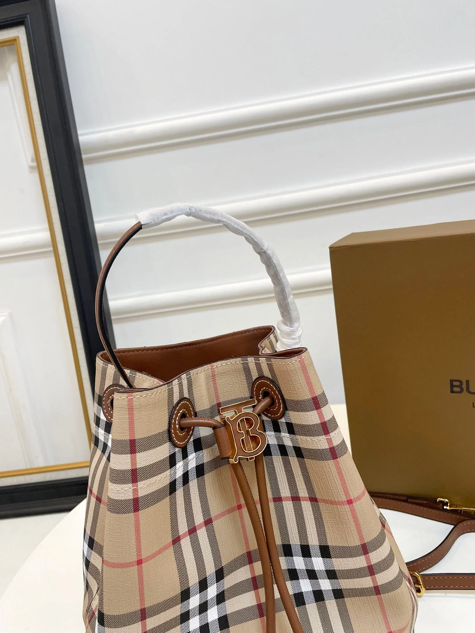 Burberry Bucket bag size: 26*8cm - LITELUX