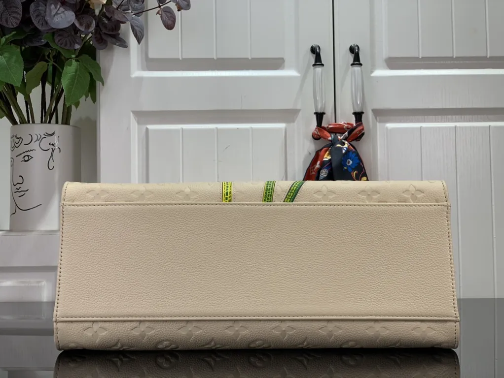 Louis Vuitton bag - LITELUX