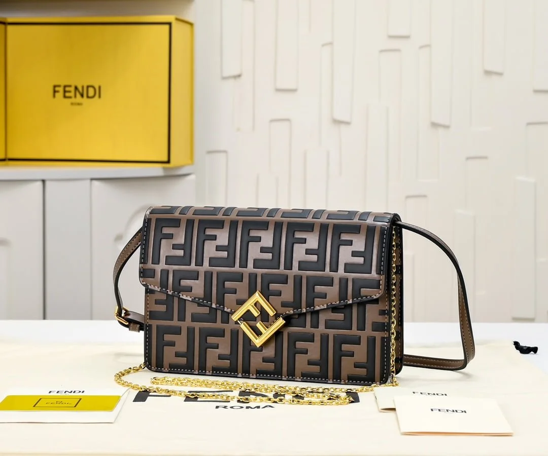FENDI Mini clamshell chain handbag size:20*6*13cm - LITELUX