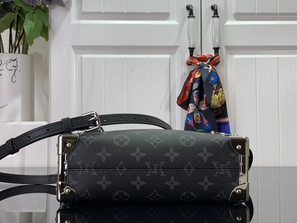 Louis Vuitton bag - LITELUX