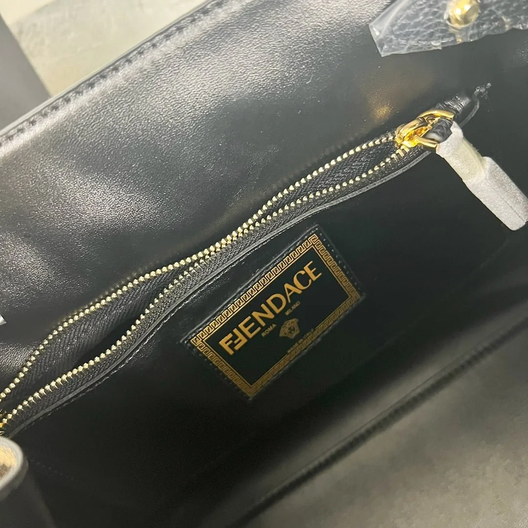 FENDI Fendace La Medusa Crossbody bag - LITELUX