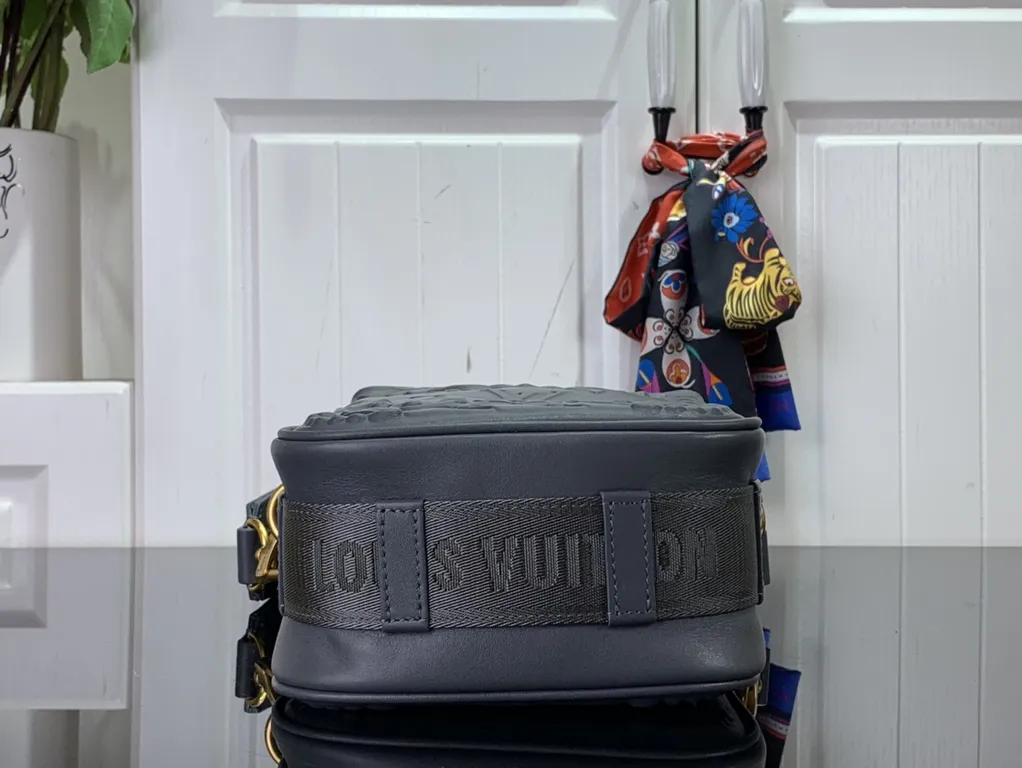 Louis Vuitton bag - LITELUX