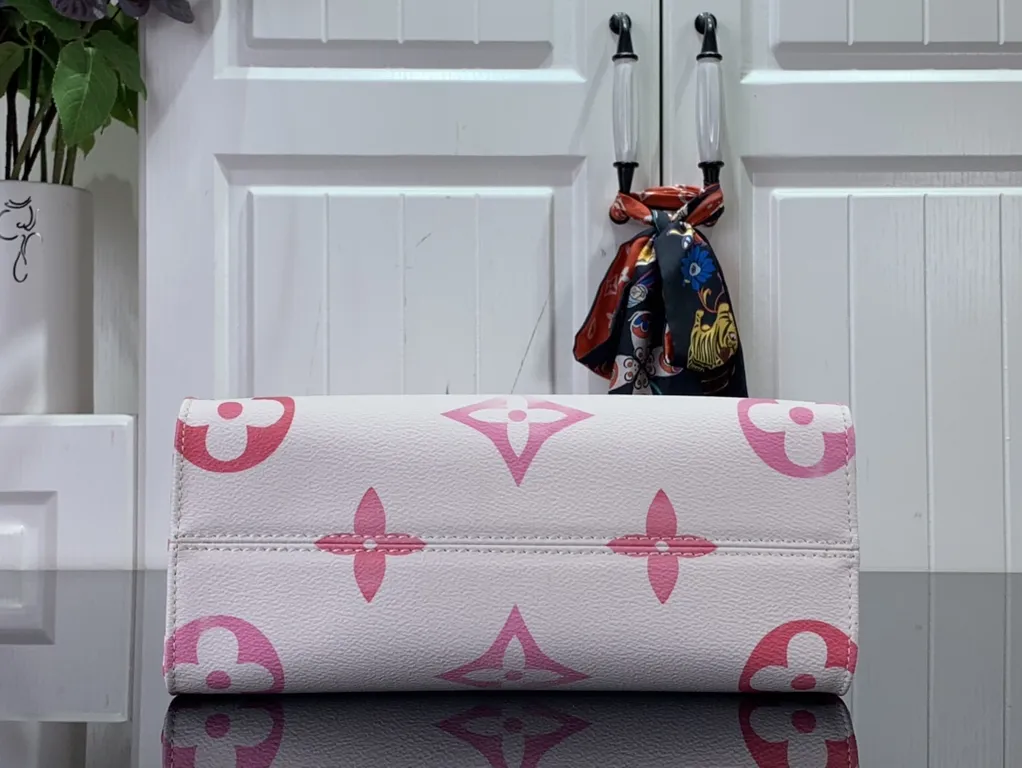 Louis Vuitton bag - LITELUX