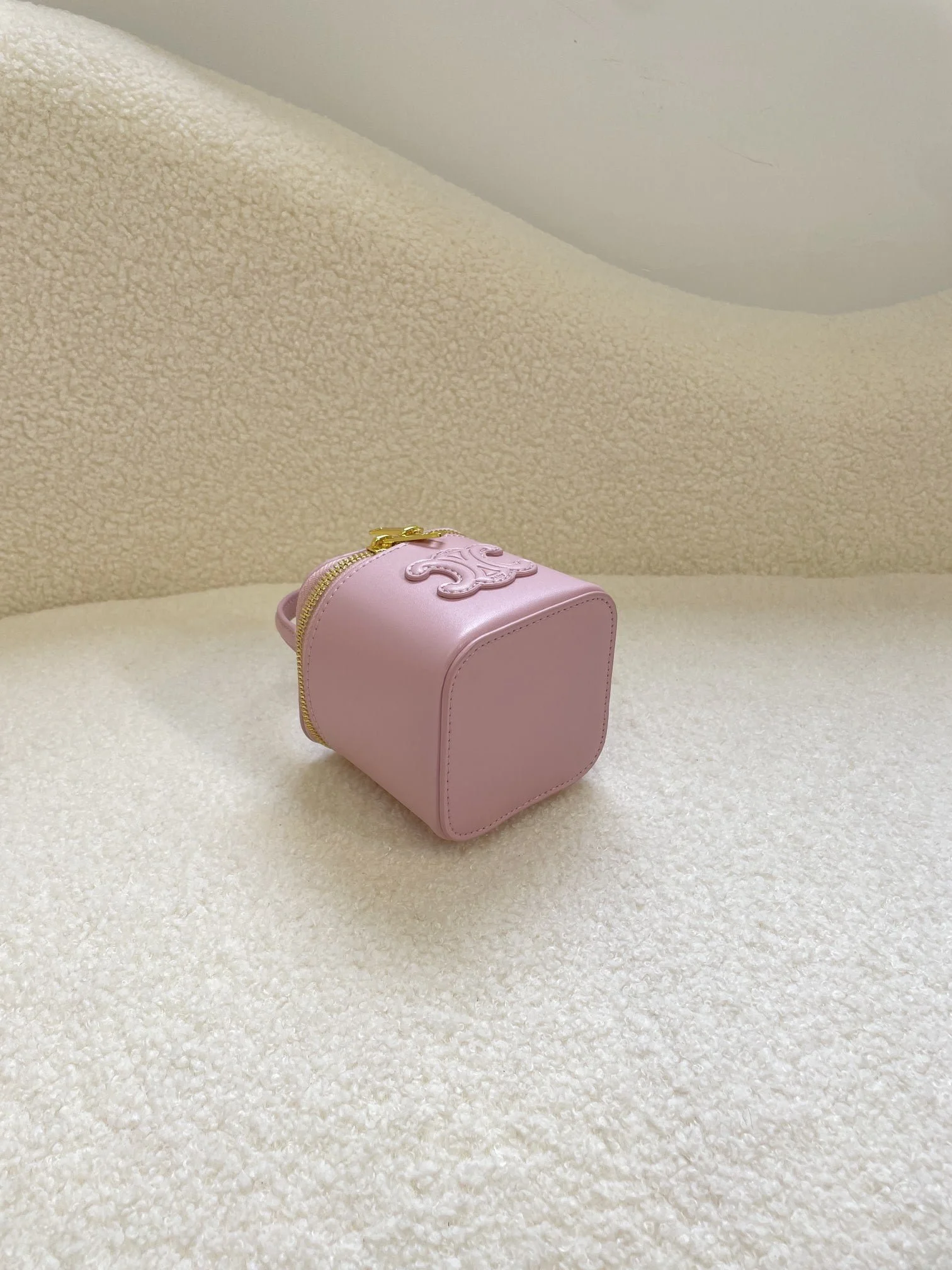 CELINE 23s Spring/Summer – Mini smooth leather makeup case Pink 8080 Size: 9.5* 8* 9cm - LITELUX