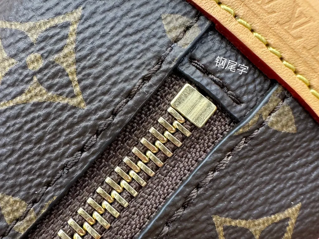 Louis Vuitton bag - LITELUX