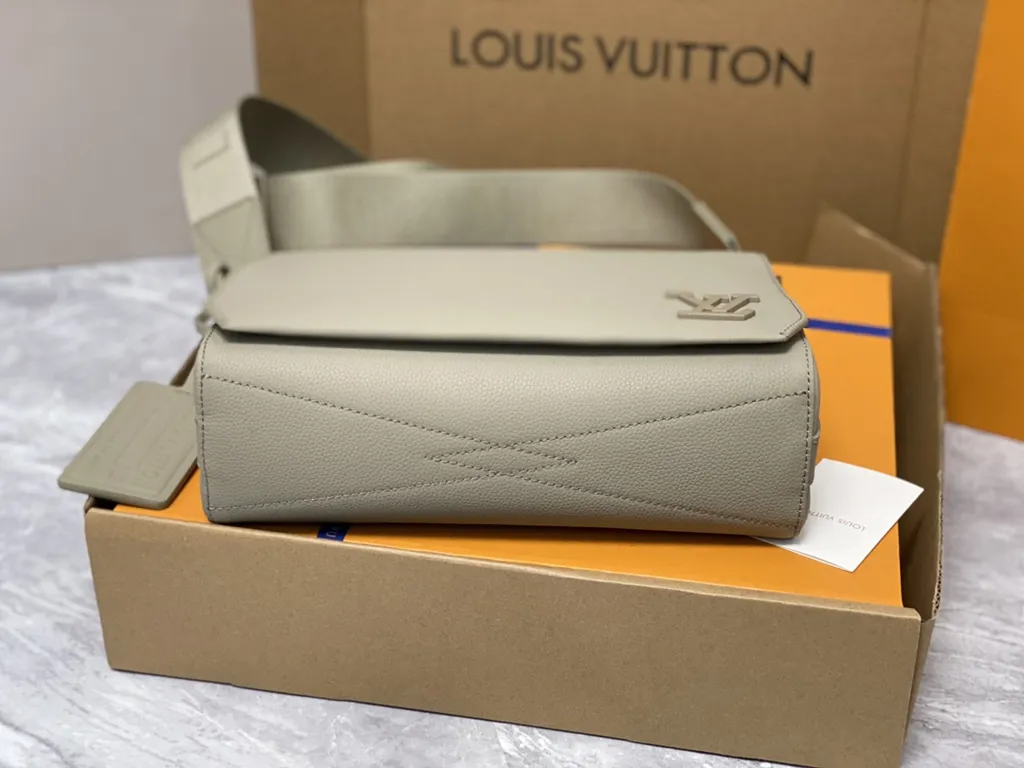 Louis Vuitton bag - LITELUX