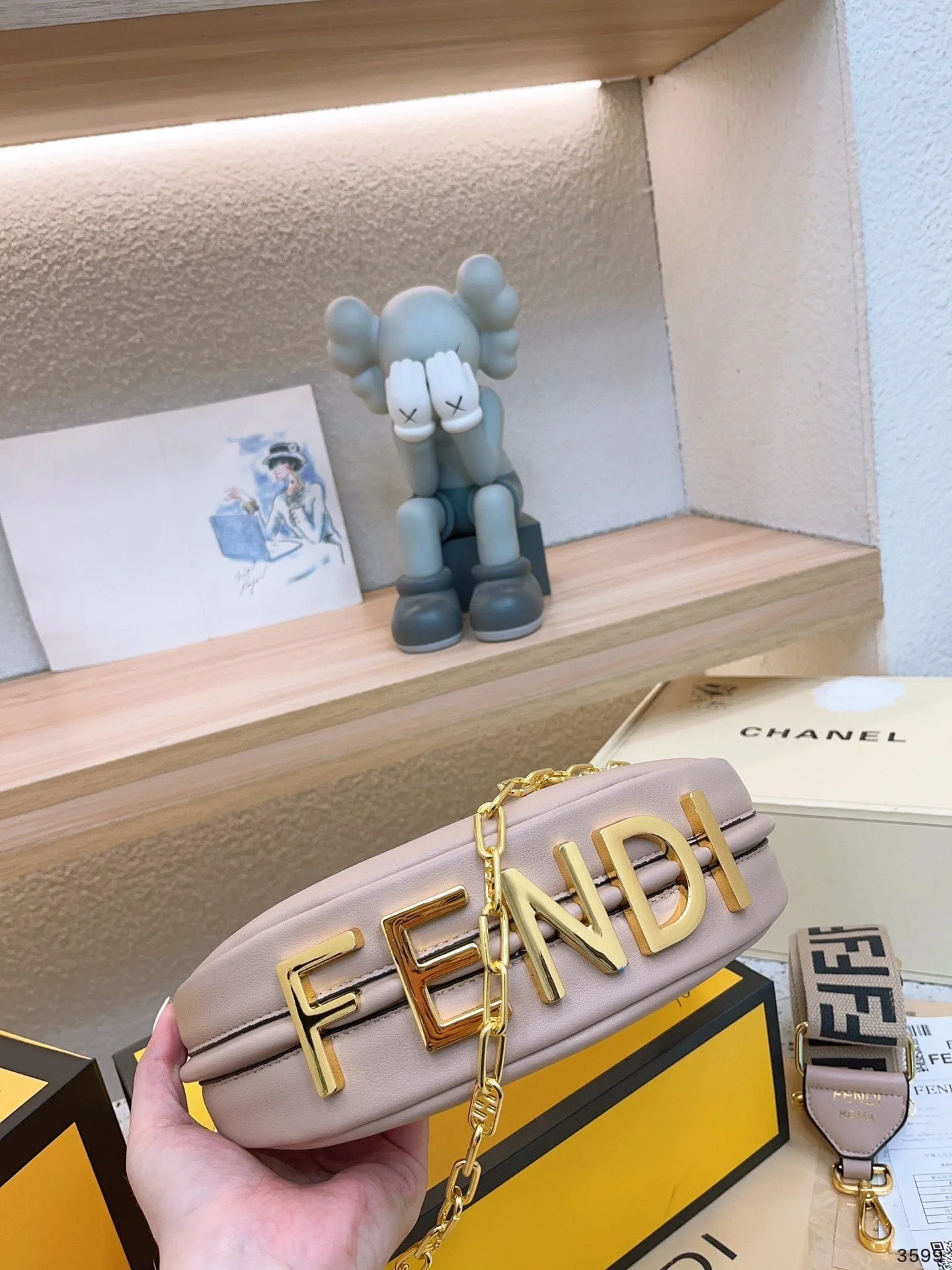 FENDI Patent leather half moon bag Light Pink with chain strap Size: 34*16cm - LITELUX