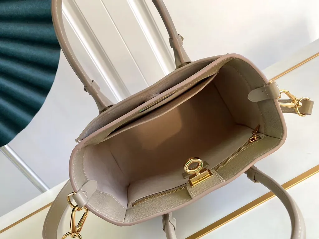 Louis Vuitton bag - LITELUX