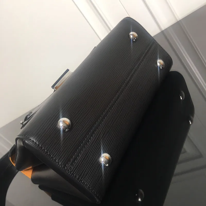 Louis Vuitton bag - LITELUX