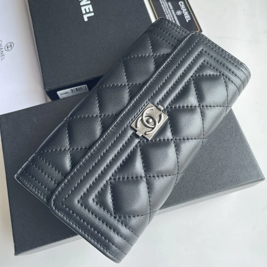 Chanel sheepskin Clutch bag with sliver hardware size: 19*10cm - LITELUX
