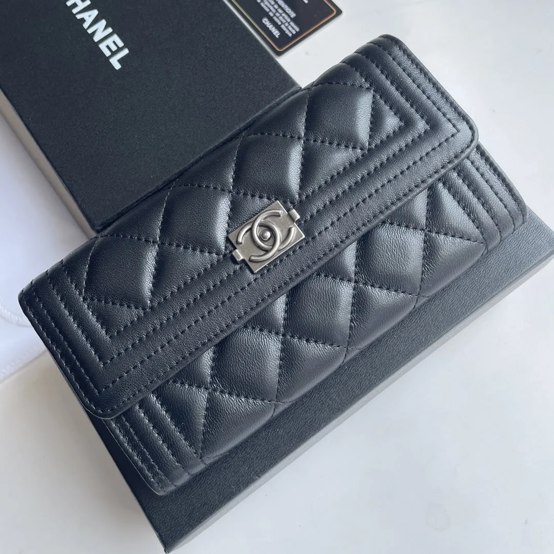 Chanel sheepskin Clutch bag with sliver hardware size: 19*10cm - LITELUX
