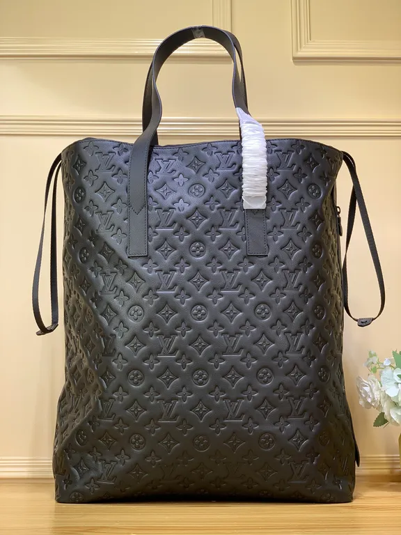 Louis Vuitton bag - LITELUX