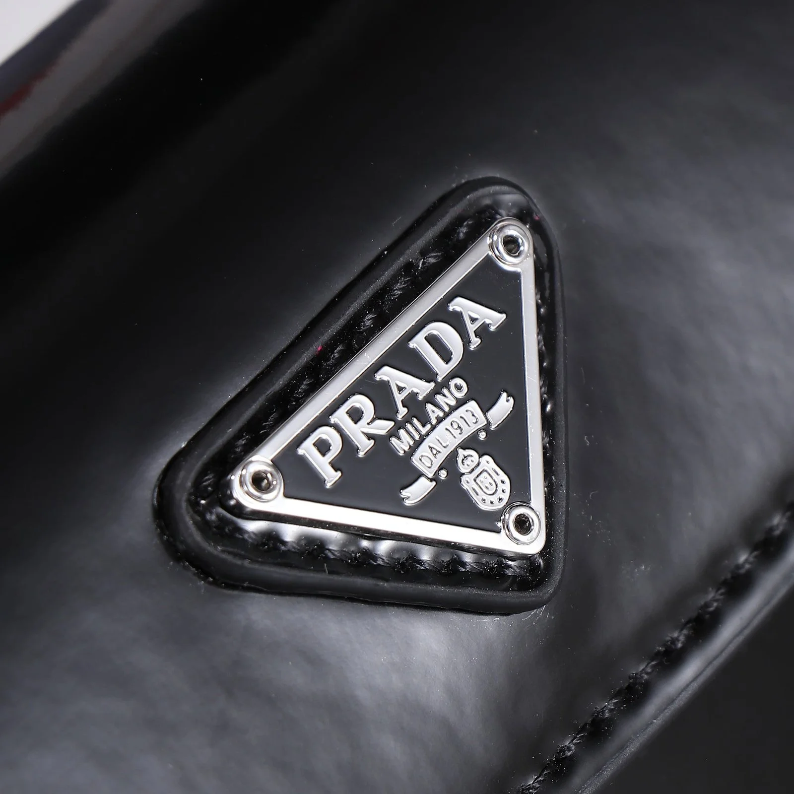 Prada hobo cleo Patent leather 611 black size:22*13cm - LITELUX